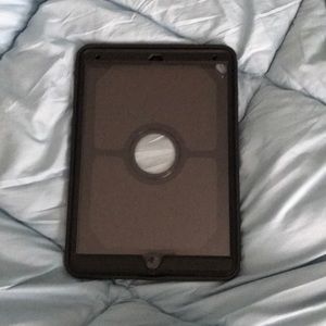 iPad 10.5 otter box defender case